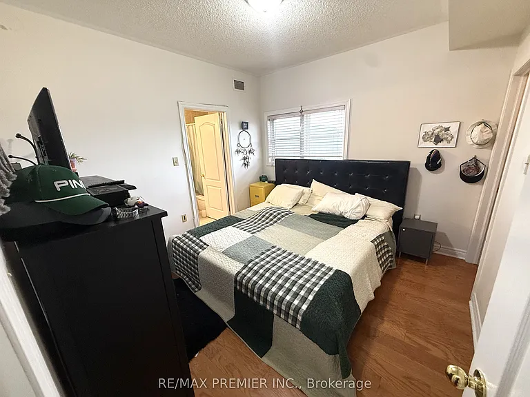 9944 Keele St #303 — Photo 7