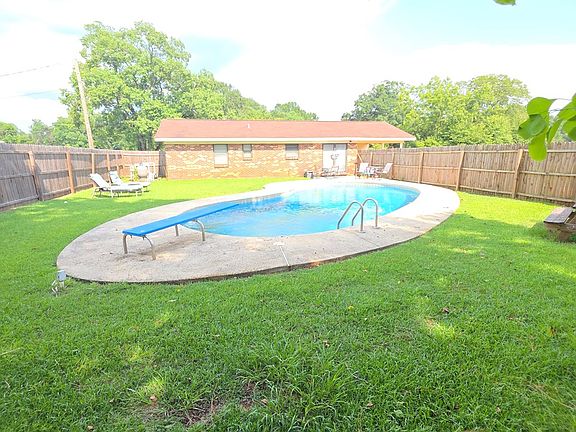 2nd image of 102 Weeping Willow Rd
