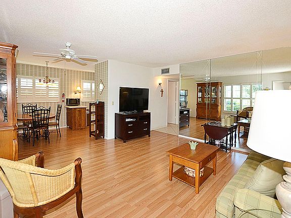 2nd image of 4 Vista Gardens Trail #102
