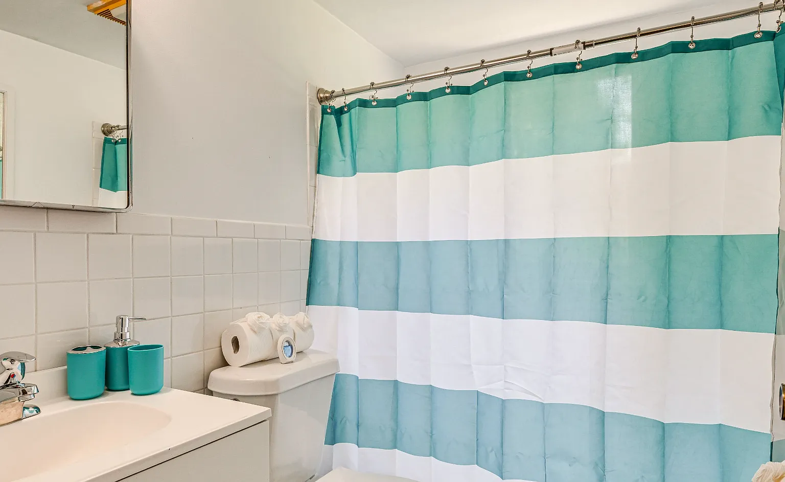 Room in 4 Bedroom Home at Austin Dr — Photo 4