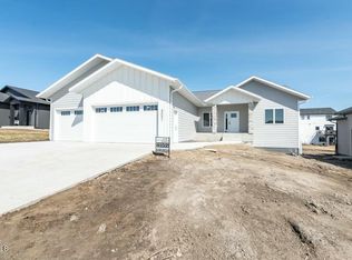 4001 Nickel St, Bismarck, ND 58503
