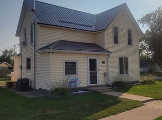 207 W Maple St, Garrison, IA 52229