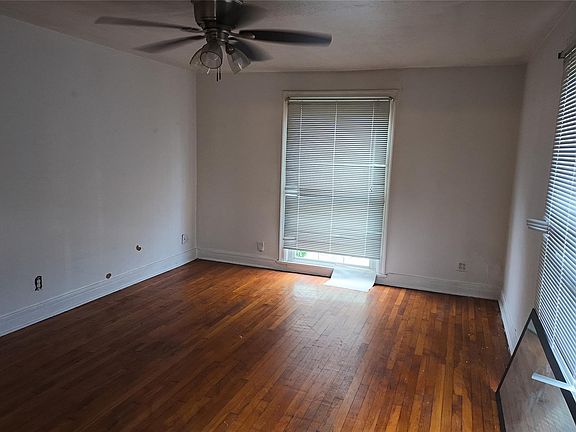 4th image of 1923 Esperanza St
