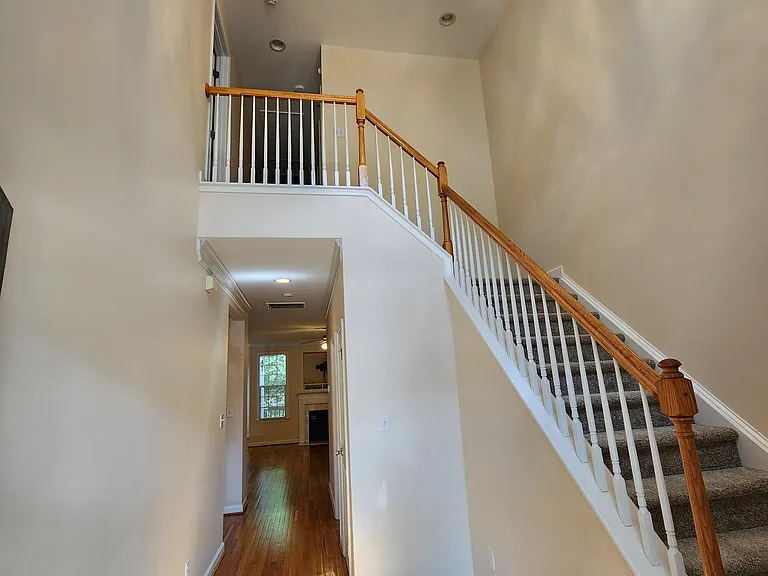 6004 Kohler Ln — Photo 4
