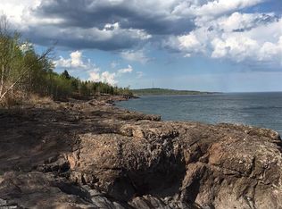 860 Old North Shore Ct, Two Harbors, MN 55616