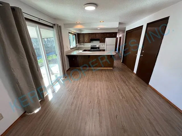 18138 Seaman Ave — Photo 5