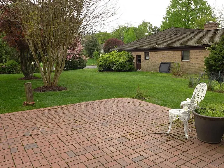 6301 Evermay Dr — Photo 28