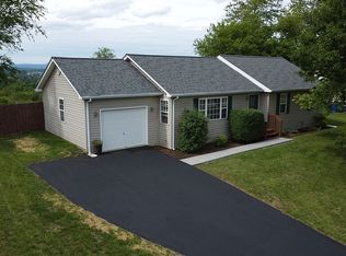 710 Warren Ct, Christiansburg, VA 24073