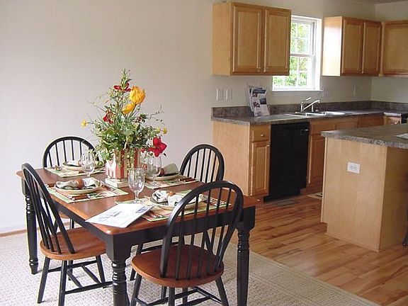 Large eat-in kitchen