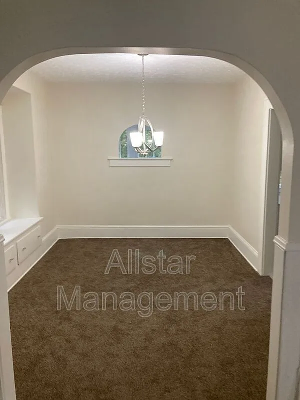 4 bed, 1.5 bath, 1394 sqft, $1,145 — Photo 4