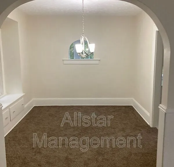 1201 East Ave — Photo 4
