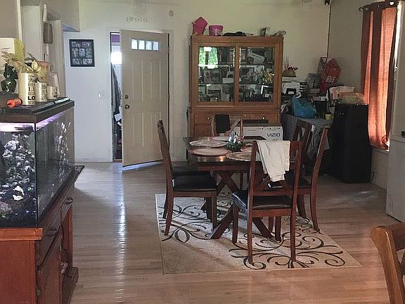 2nd image of 107 Hill St