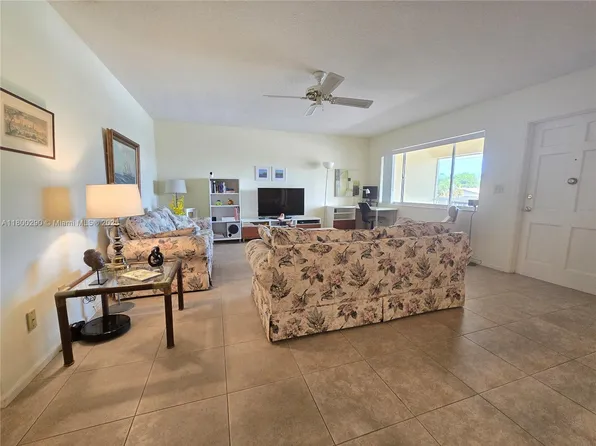 2121 NE 68th St APT 210, Fort Lauderdale, FL 33308