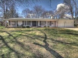 9628 Belinder Rd, Leawood, KS 66206