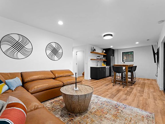 3rd image of 126 Ski Haven Pl #Id1248934p