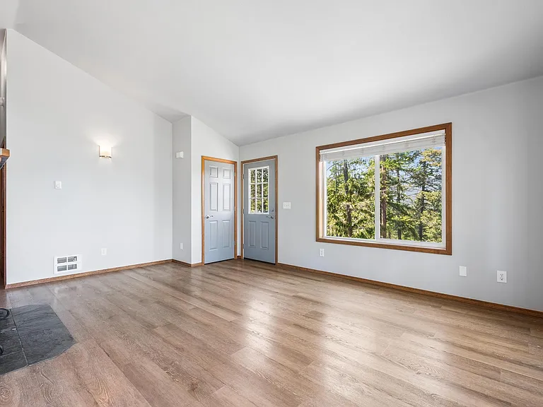 181 Tamarack Woods Dr — Photo 15
