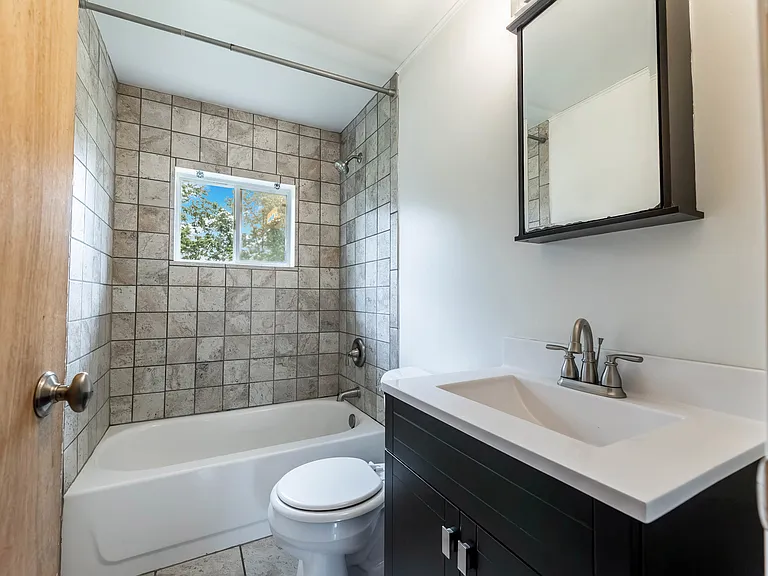 310 S Lincoln St — Photo 9