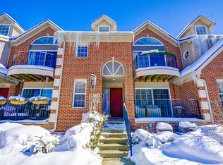 131 W Oakbrook Dr, Ann Arbor, MI 48103