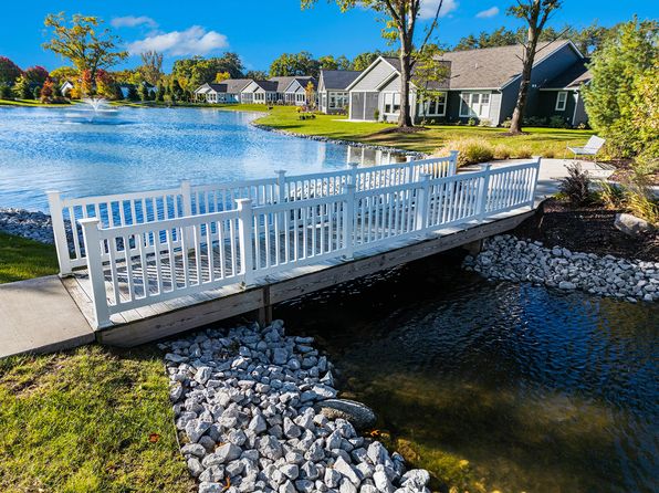 17505 Shinnecock Dr, Spring Lake, MI 49456