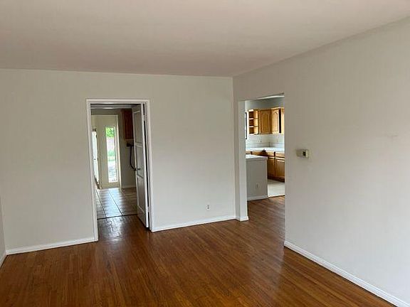 3rd image of 4503 Coldbrook Ave