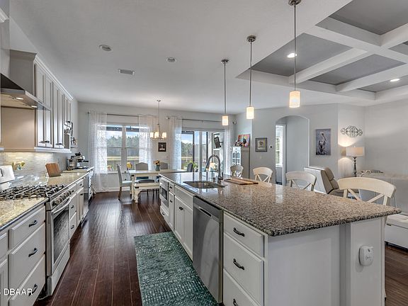 4th image of 3218 Medici Blvd