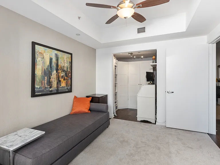 875 G St #302 — Photo 17