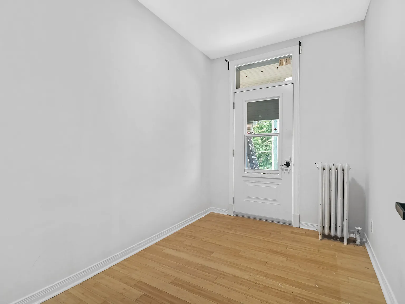 454 McLeod Street Ottawa — Photo 2