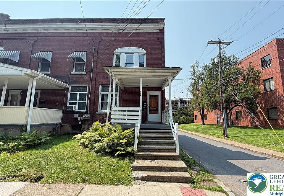 1st image of 156 Hanover St #156B