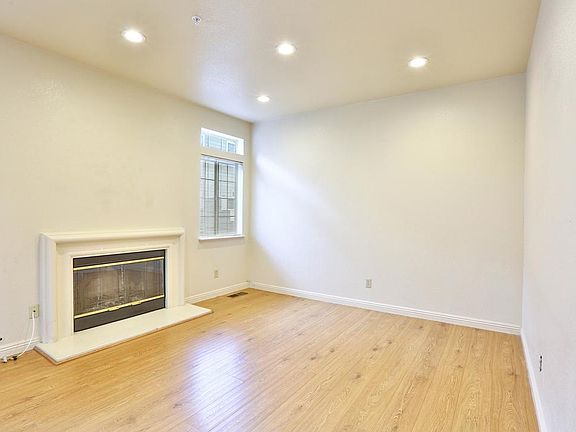 3rd image of 510 Porpoise Bay Ter APT A