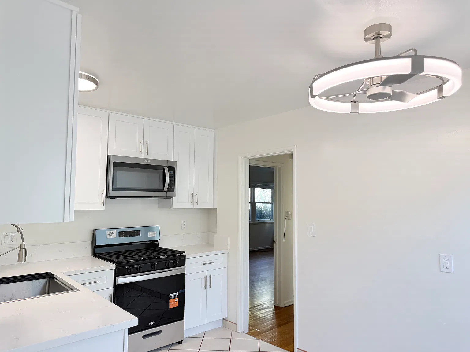1 bed, 600 sqft, $2,045 — Photo 4
