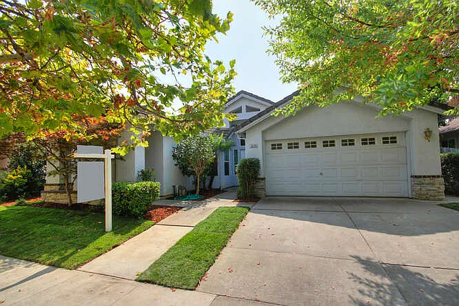 3420 Grimshaw Way photo 1