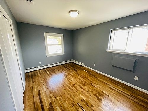 4th image of 34 Gaffney St