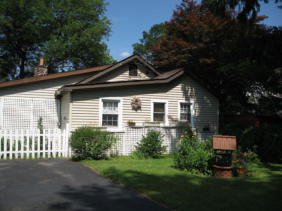 2nd image of 99 Lake Dr