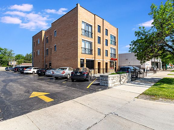 2nd image of 1839 N Harlem Ave #3