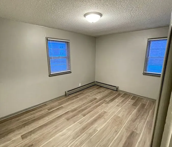603 E 2nd St S #2 — Photo 8