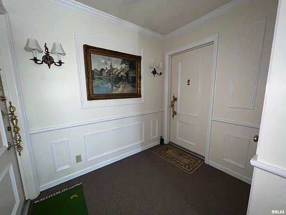 3rd image of 810 W Loire Ct APT 104B