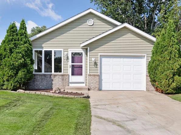 304 Lady Slipper Ave NE, New Prague, MN 56071