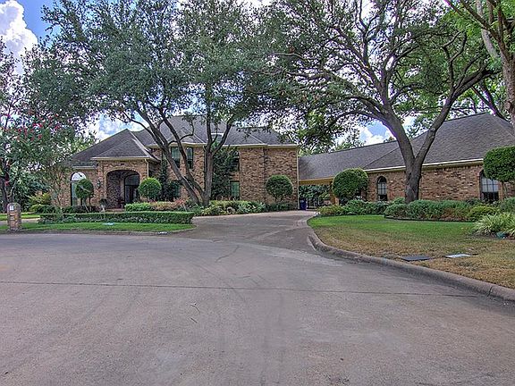 2nd image of 13403 Briarbrook Dr