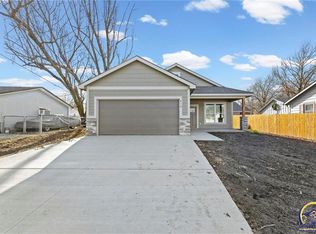 818 W 10th St, Ottawa, KS 66067