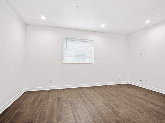 5th image of 1139 S Lorena St #1137