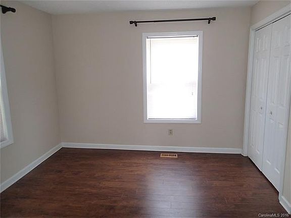 4th image of 808 Caldwell St