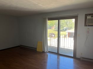 1768 S Hance Dr APT 5, Freeport, IL 61032