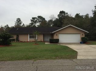 1442 W Evergreen Dr, Citrus Springs, FL 34434