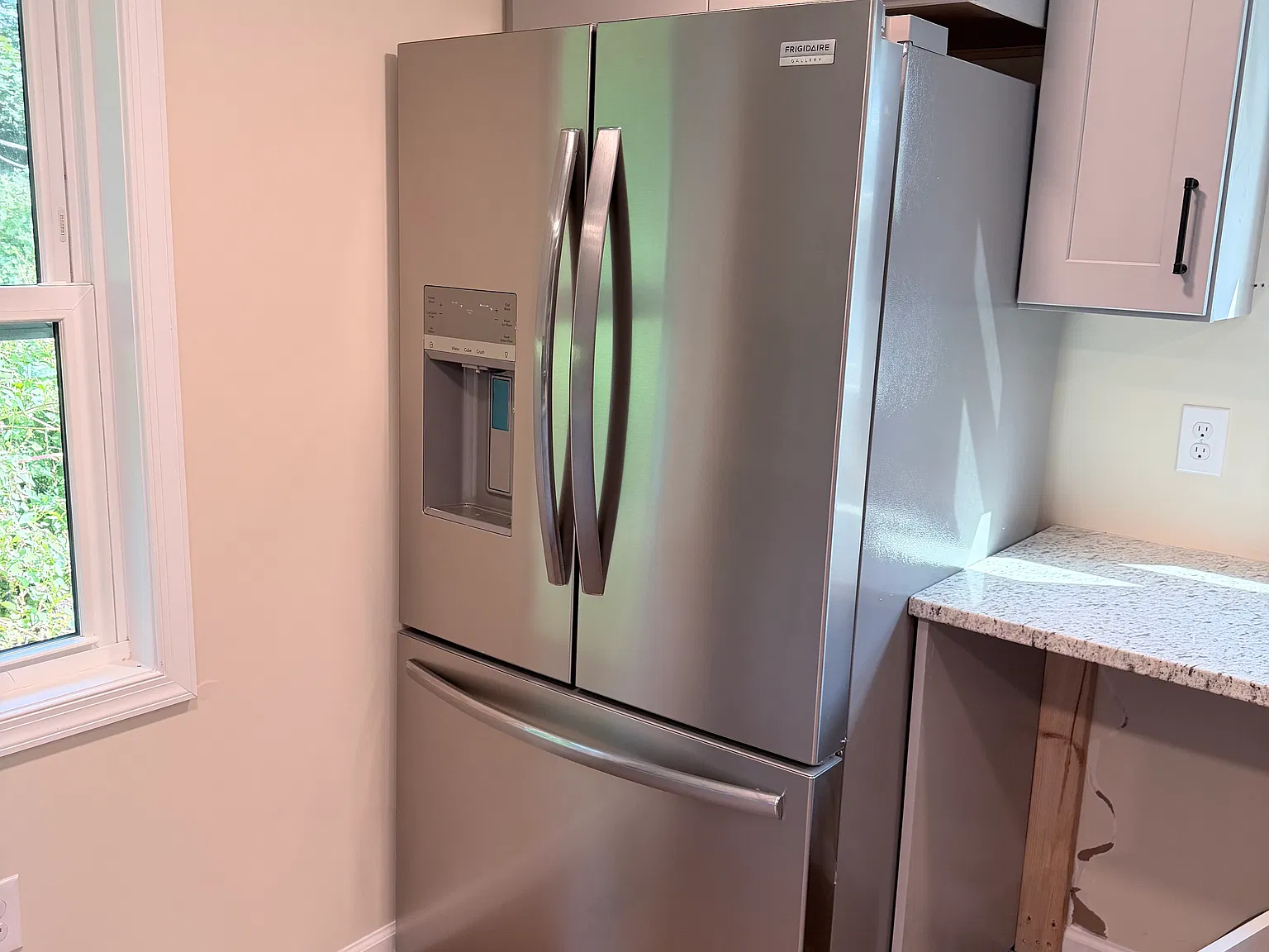 4 bed, 1960 sqft, $1,199 — Photo 3