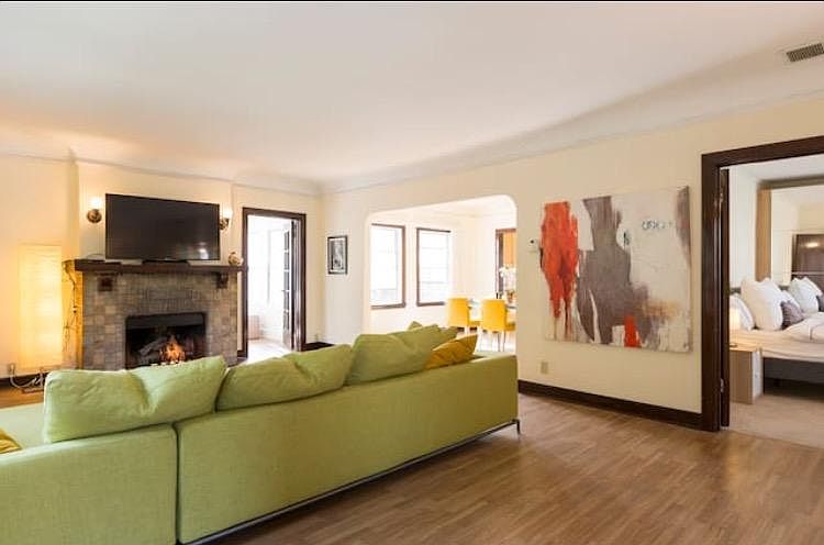 1st image of 611 N Beachwood Dr