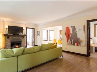 609 N Beachwood Dr #609, Los Angeles, CA 90004