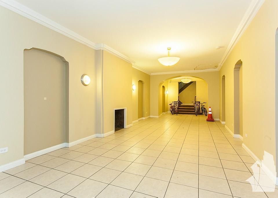 1st image of 2734 N Spaulding Ave #223
