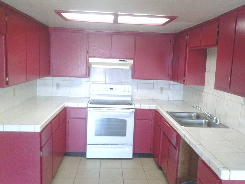 2nd image of 2805 S Chester Ave APT B