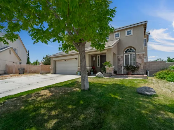 5724 Saint Laurent Dr, Palmdale, CA 93552
