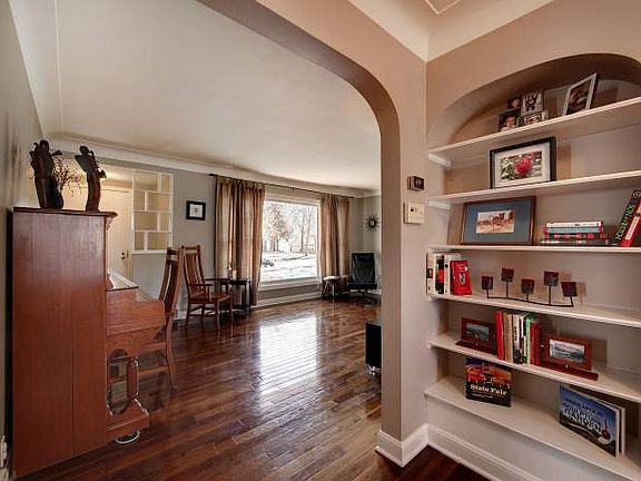 Arch living/dining room